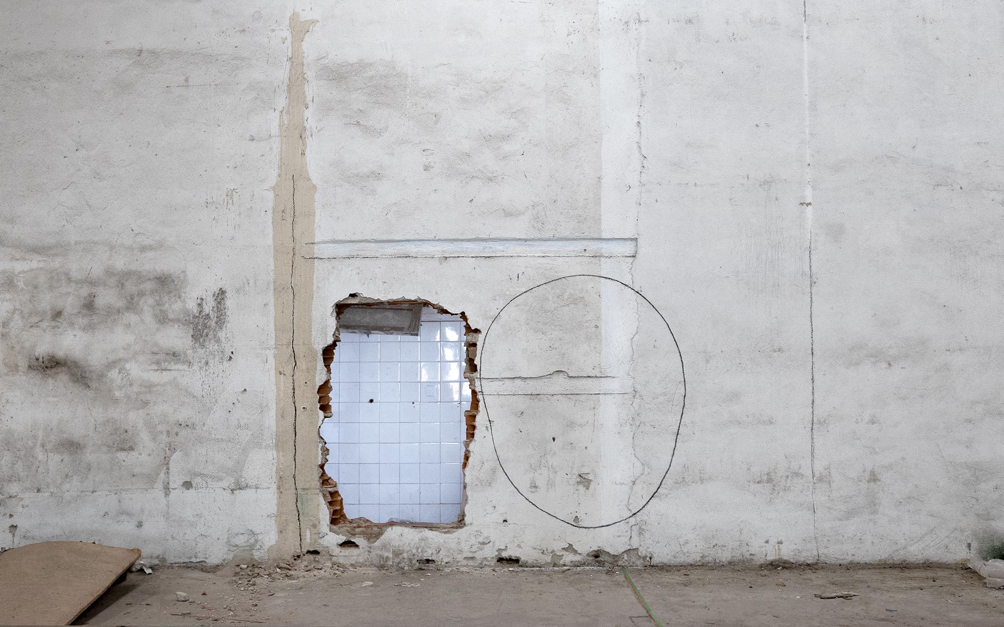 'Diptych: schema' PADA Studios by Della Gooden - a site responsive wall drawing made in the old Tinco paint factory, Barreiro Portugal while on residence at PADA Studios.