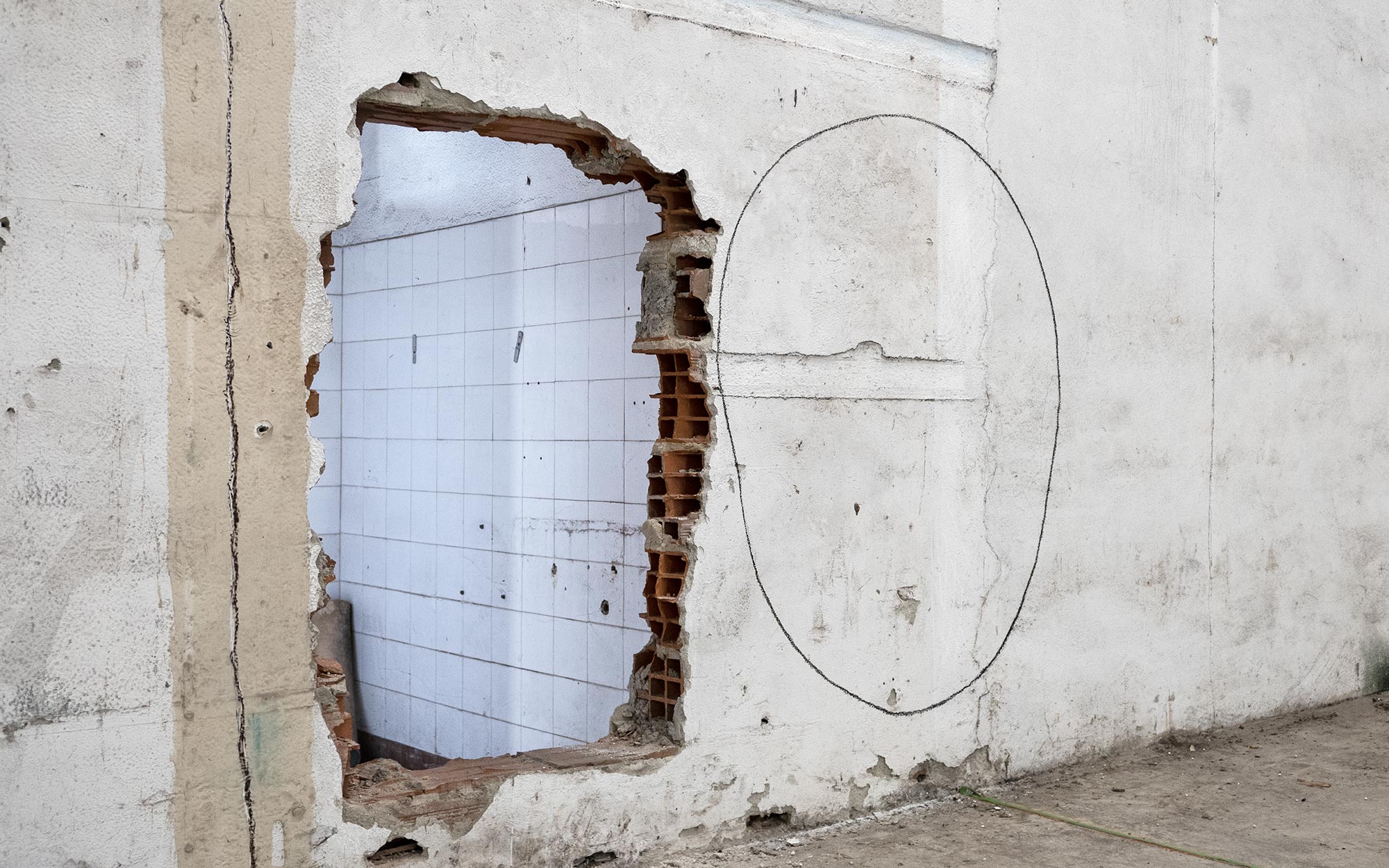 'Diptych: schema' - a site responsive wall drawing made while on residence at PADA Studios , Portugal.