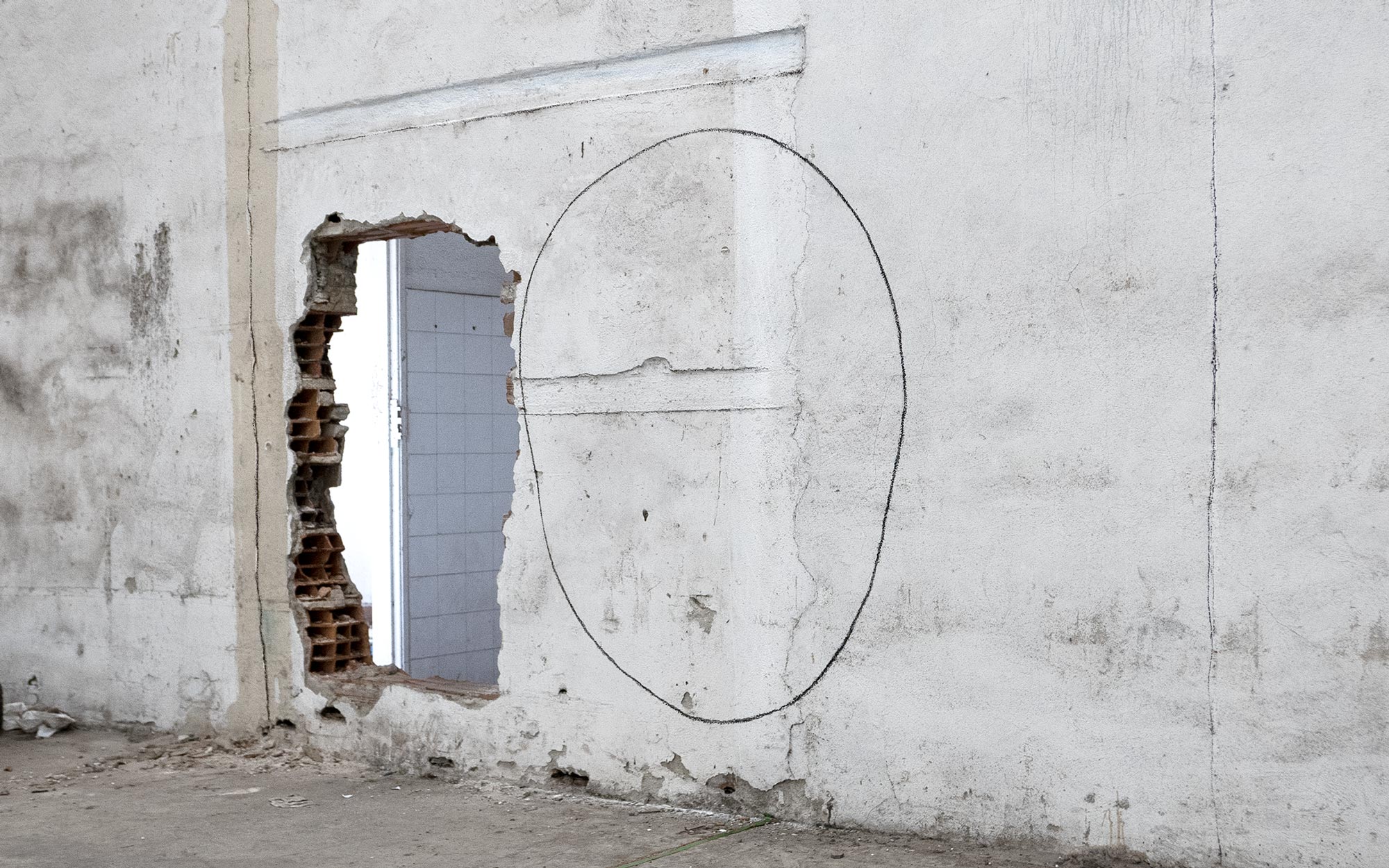'Diptych: schema' PADA Studios by Della Gooden - a site responsive wall drawing made in the old Tinco paint factory, Barreiro Portugal while on residence at PADA Studios.